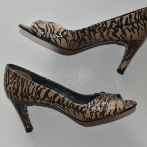 Stuart Weitzman animal print peep toe heels US 7M